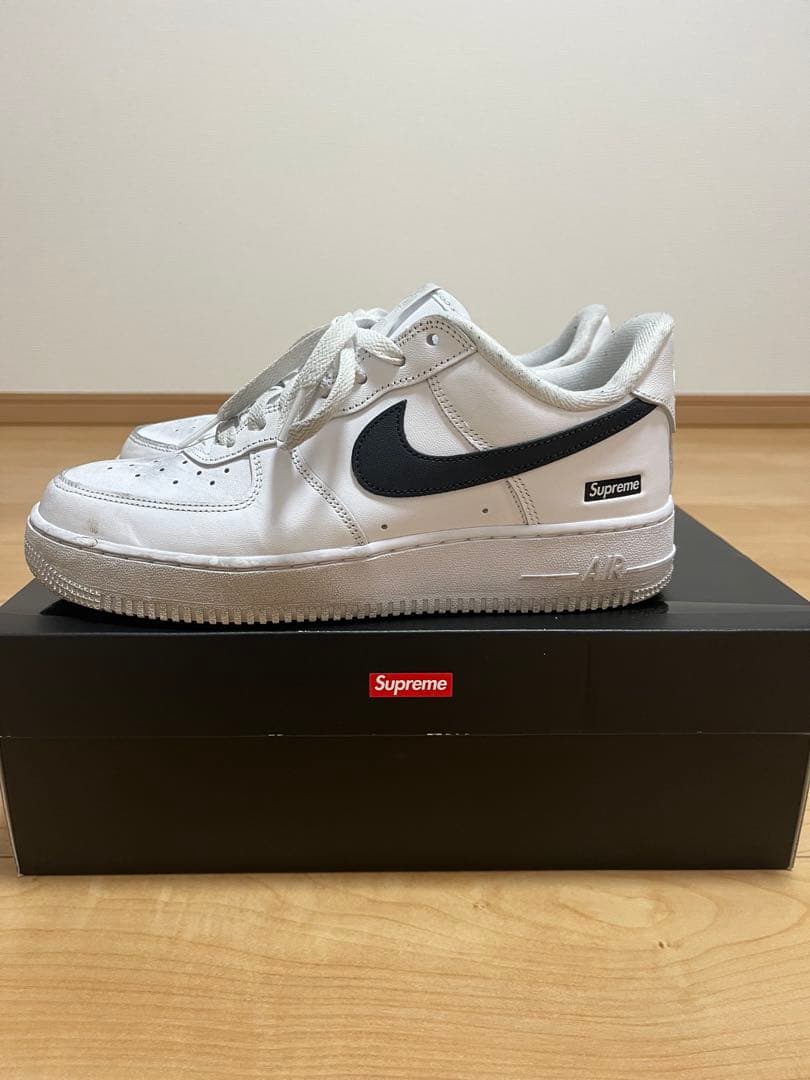 靴 Nike Air Force 1 Low Supreme