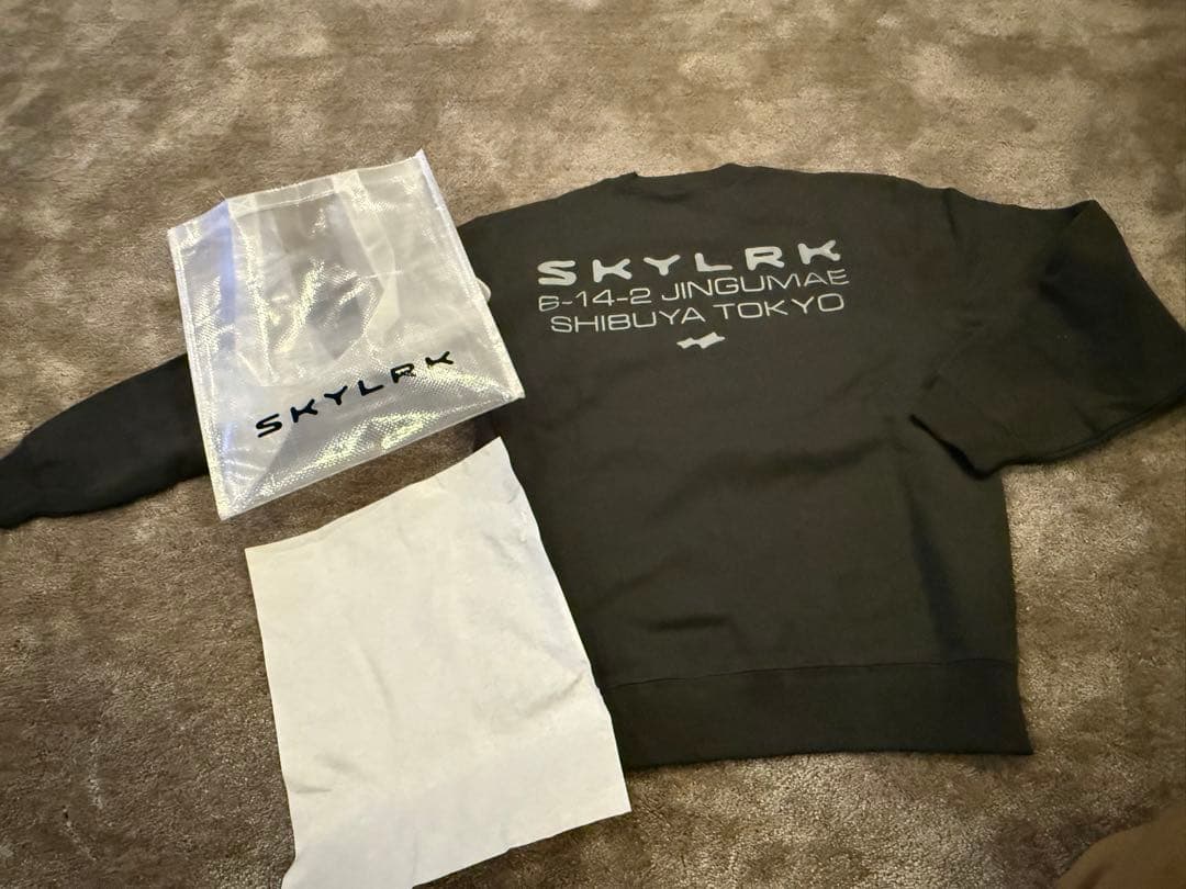 SKYLRK⭐︎ CREWNECKクルーネック ⭐︎Mサイズ