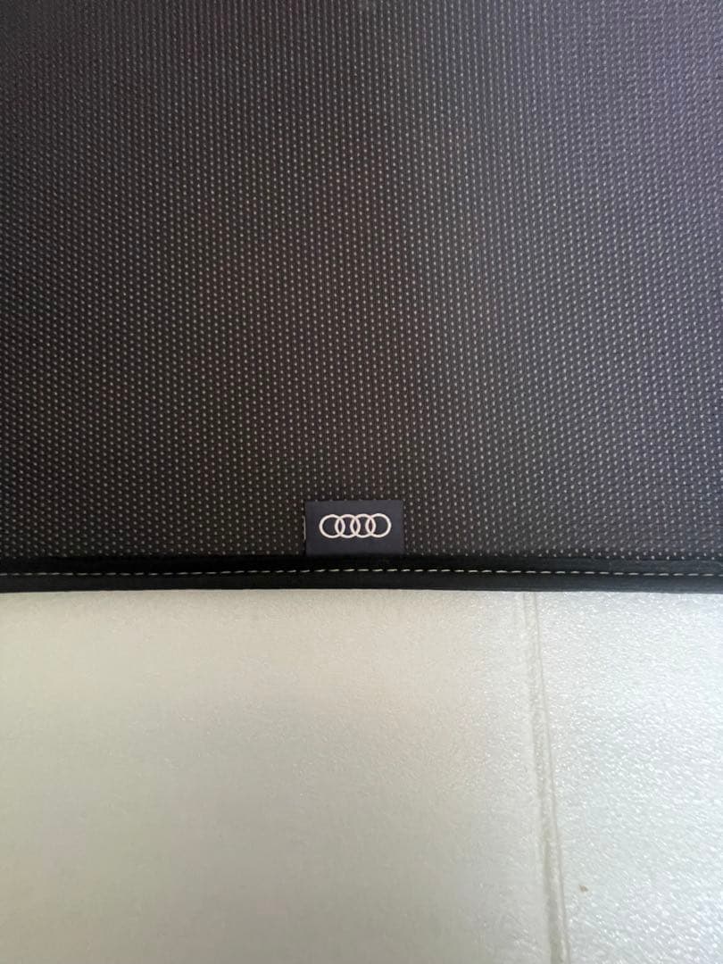 Audi A4 Avant 純正サンシェード