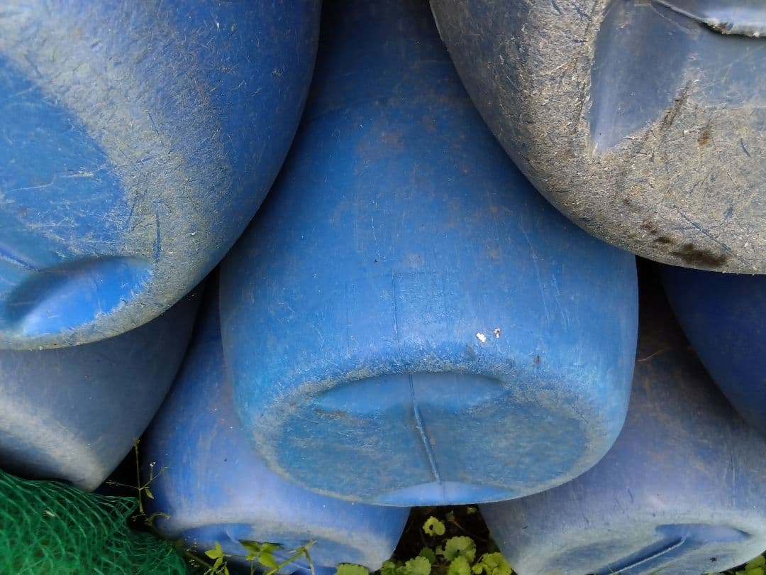 プラスチックタンク３５個まとめ売り　貯水タンク　雨水タンク　ウォータータンク