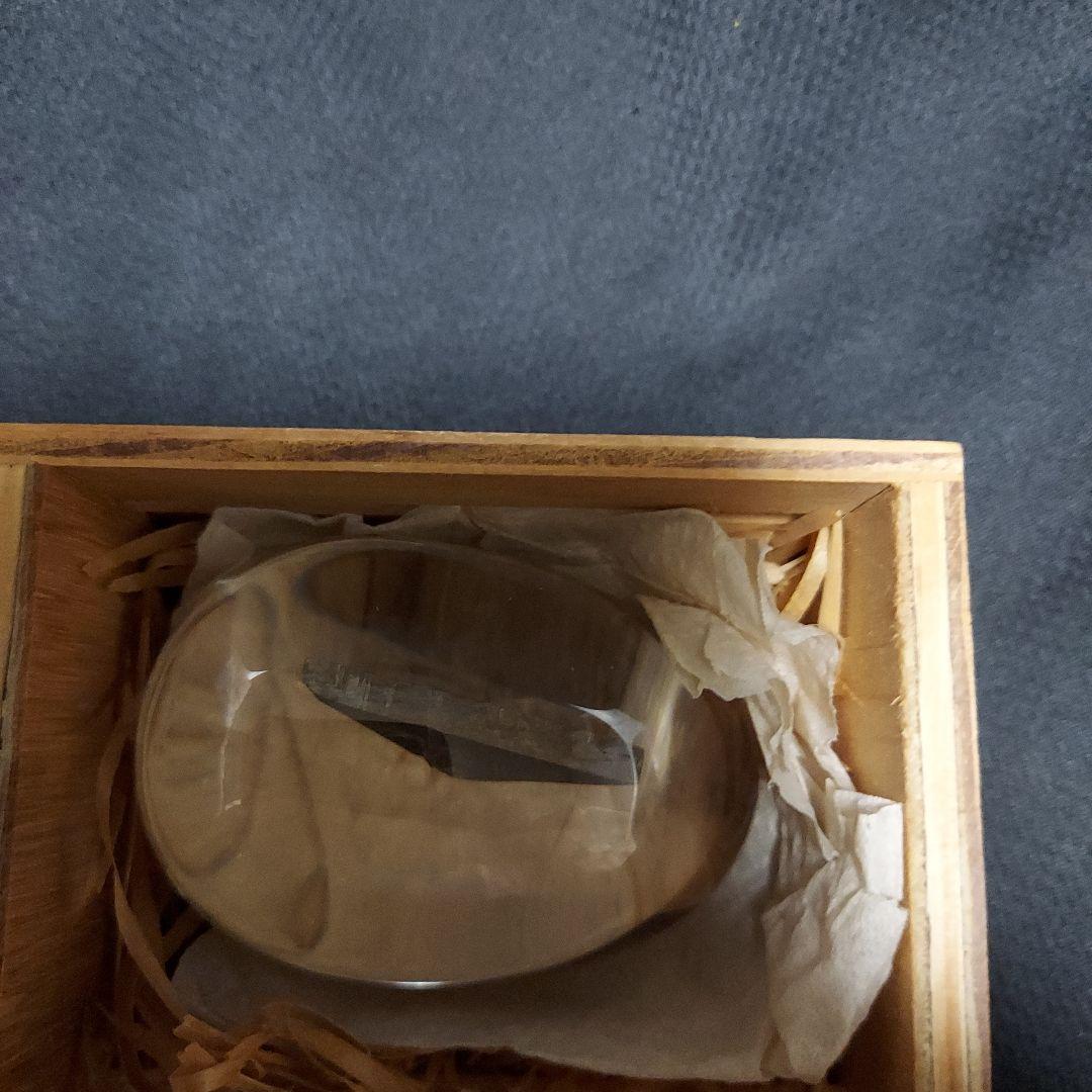 水晶のなかに謎のもの