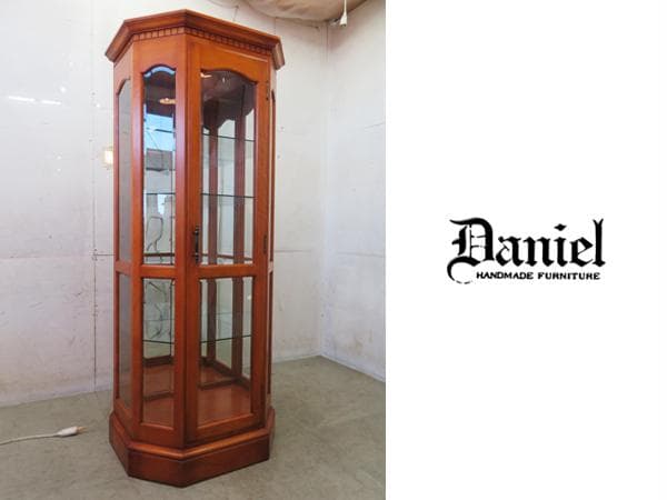 美品■最高級国産家具■横浜ダニエル■62.4万■樺桜材■キュリオケース■照明付き