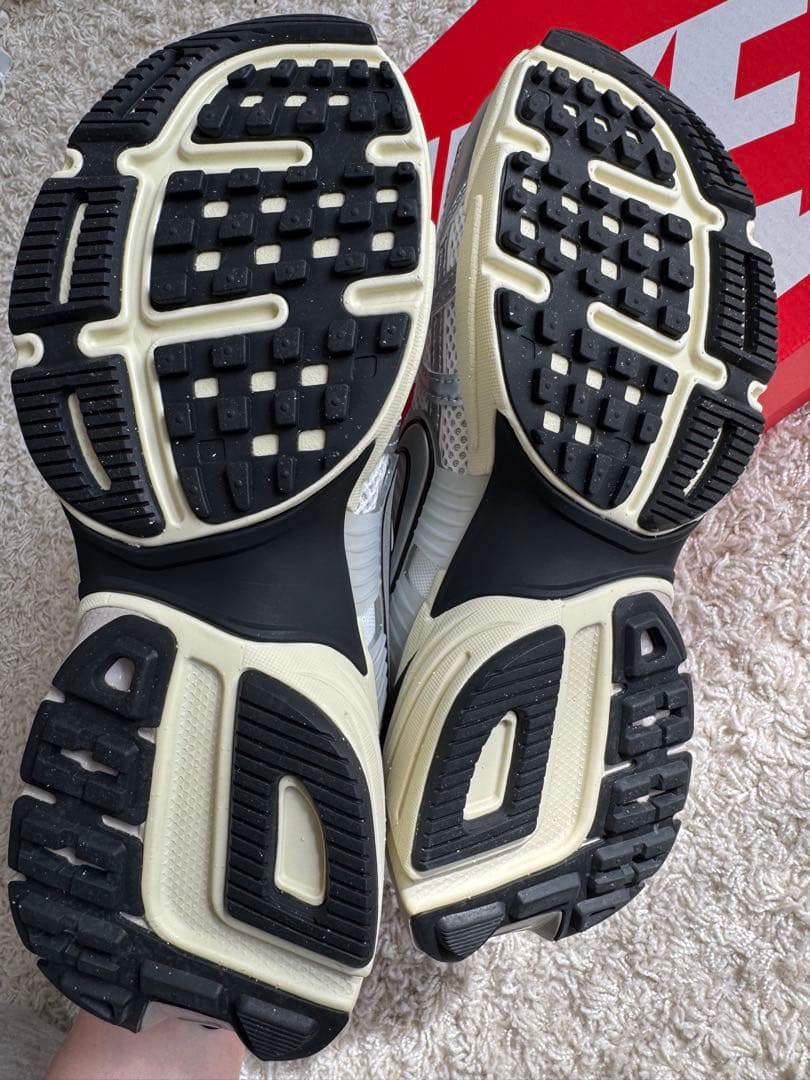 靴 NIKE W V2K RUN 24cm