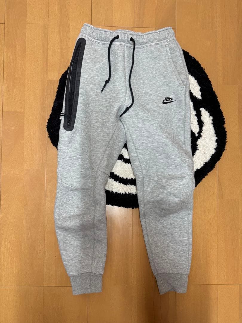 Nike テックフリース　正規品　早い者勝ち‼️
