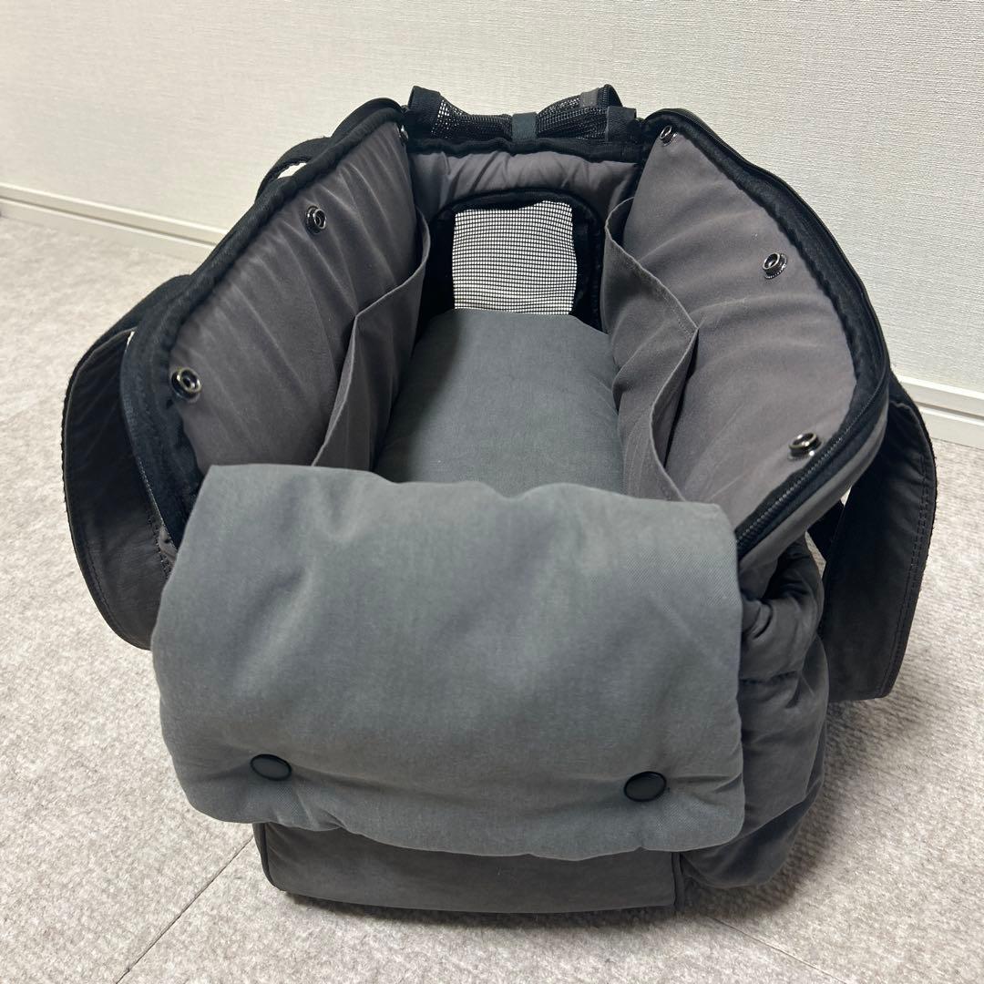 【新品】犬用キャリーバッグ・MINIME（顎乗せクッション付き）
