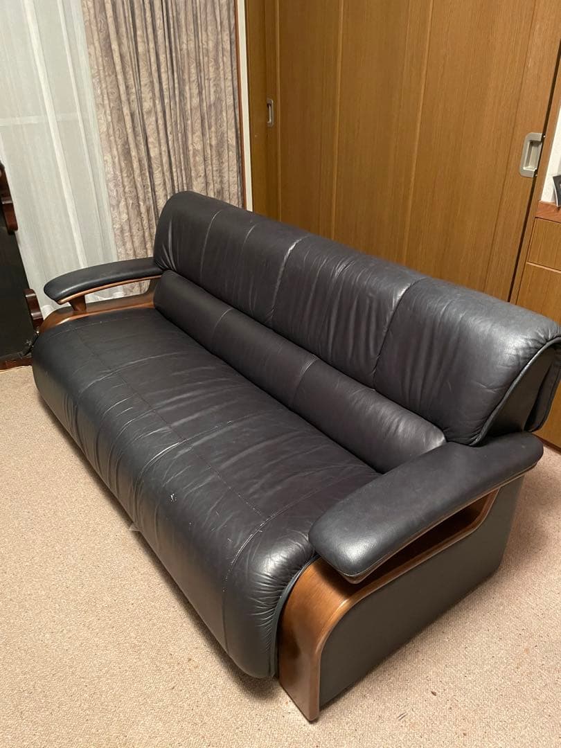 (送料込み)フジファニチア　ソファ3人掛け