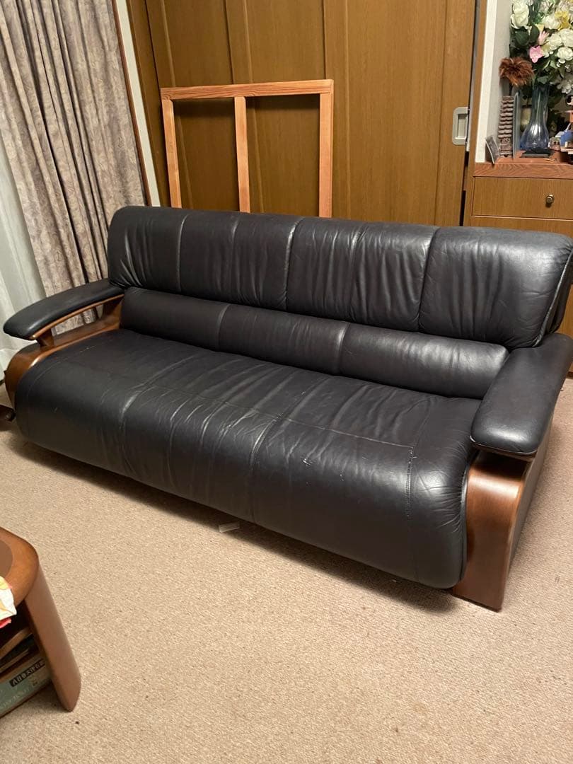 (送料込み)フジファニチア　ソファ3人掛け