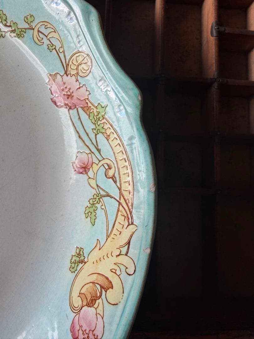 ⚫︎フランスアンティーク⚫︎クレイユモントロー窯⚫︎美しいエンボスとガーランド 大皿