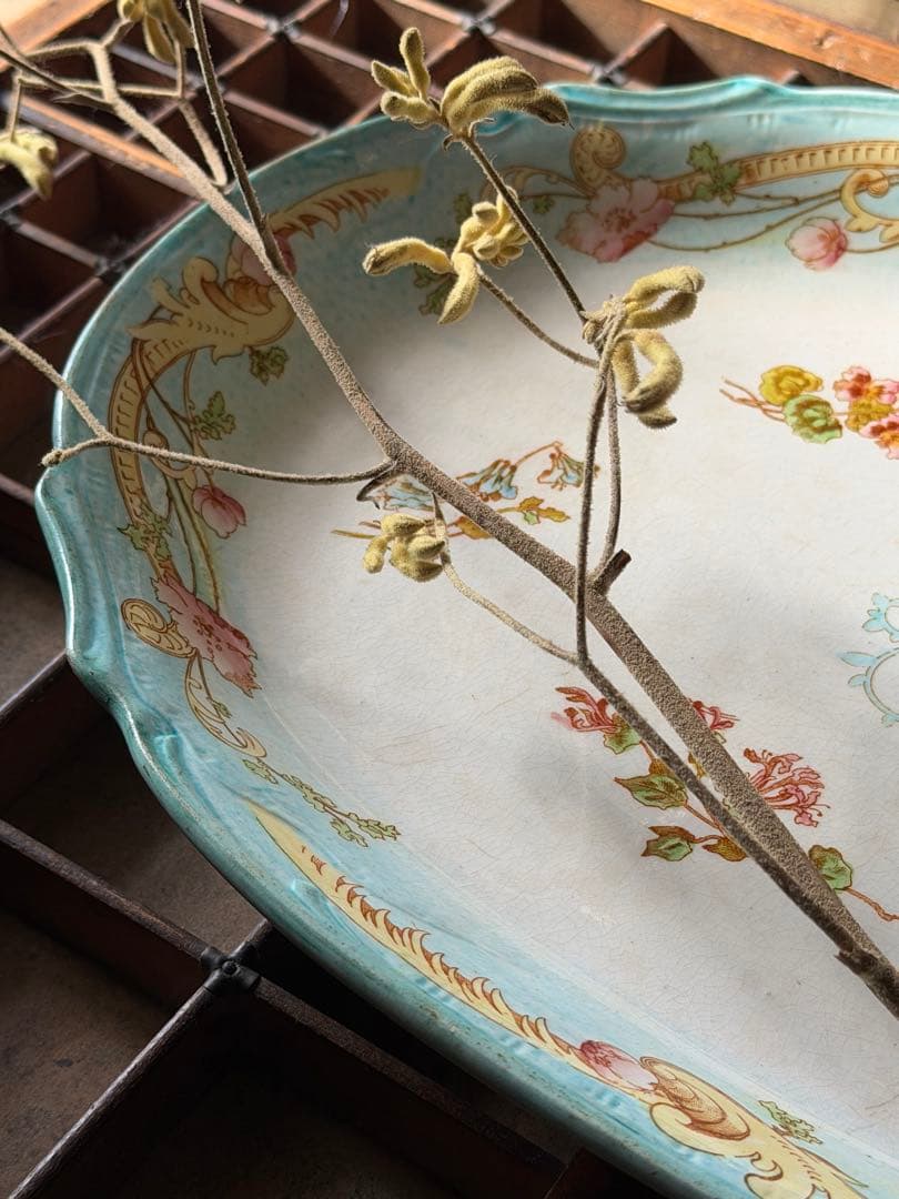 ⚫︎フランスアンティーク⚫︎クレイユモントロー窯⚫︎美しいエンボスとガーランド 大皿