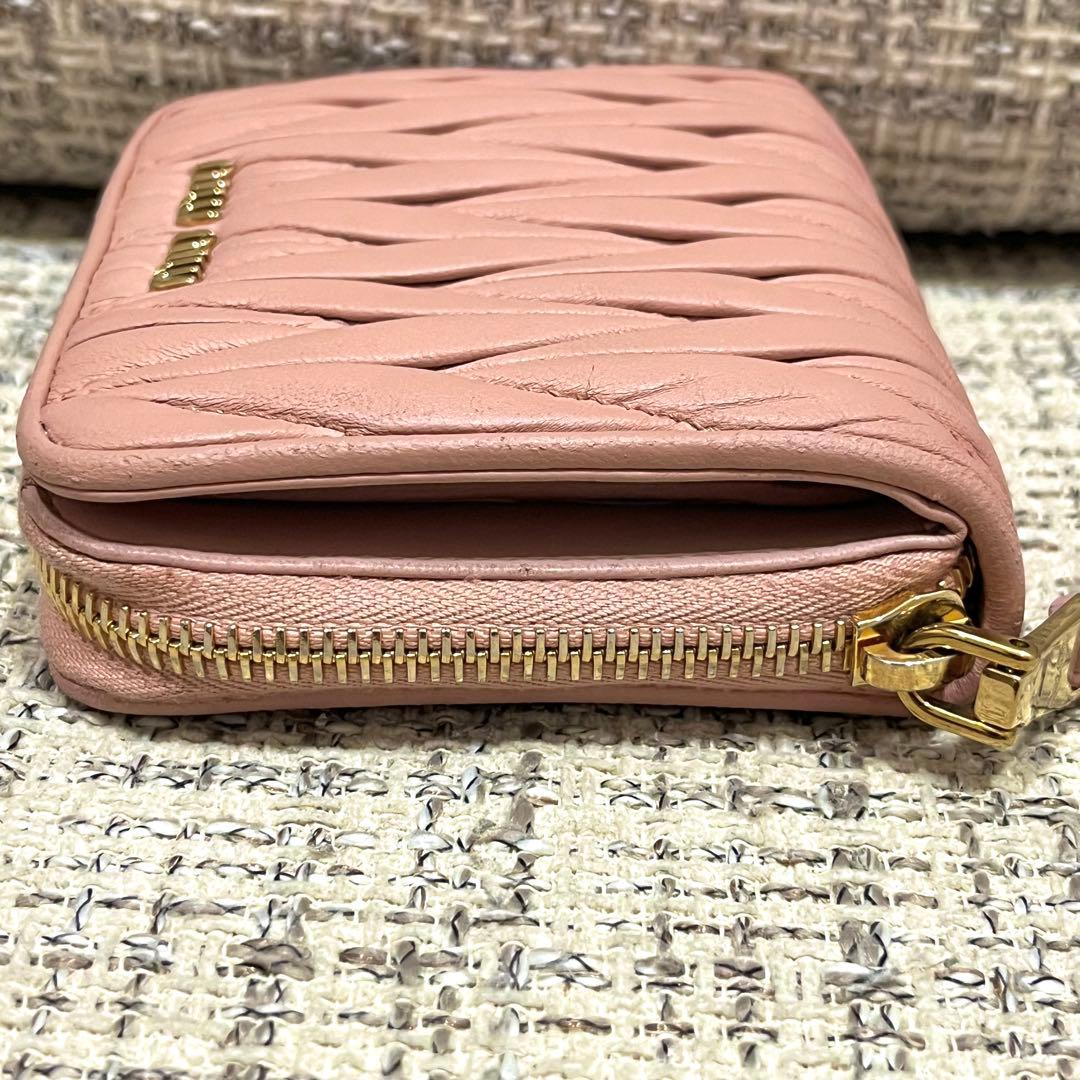 MIU MIU ミュウミュウ ピンク 編み込み レザー二つ折り財布 金ロゴ