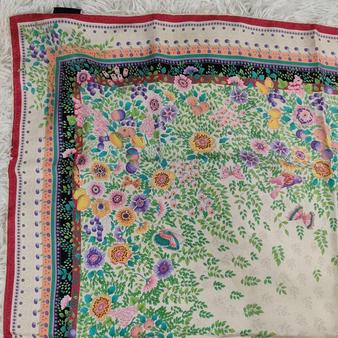 本日限定価格　近年モデル　グッチ　スカーフ　大判　シルク100%　花柄プリント