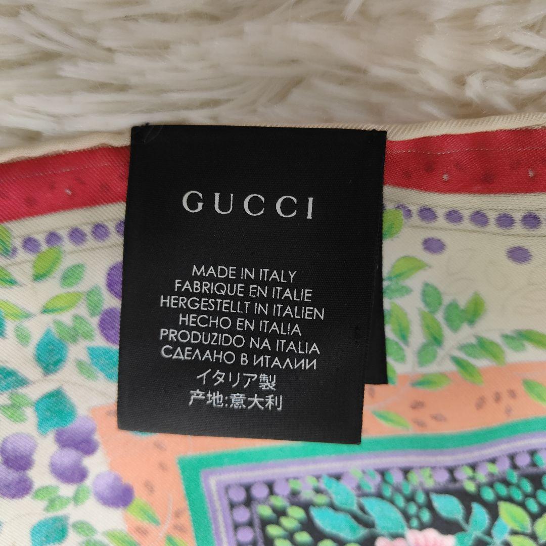 本日限定価格　近年モデル　グッチ　スカーフ　大判　シルク100%　花柄プリント