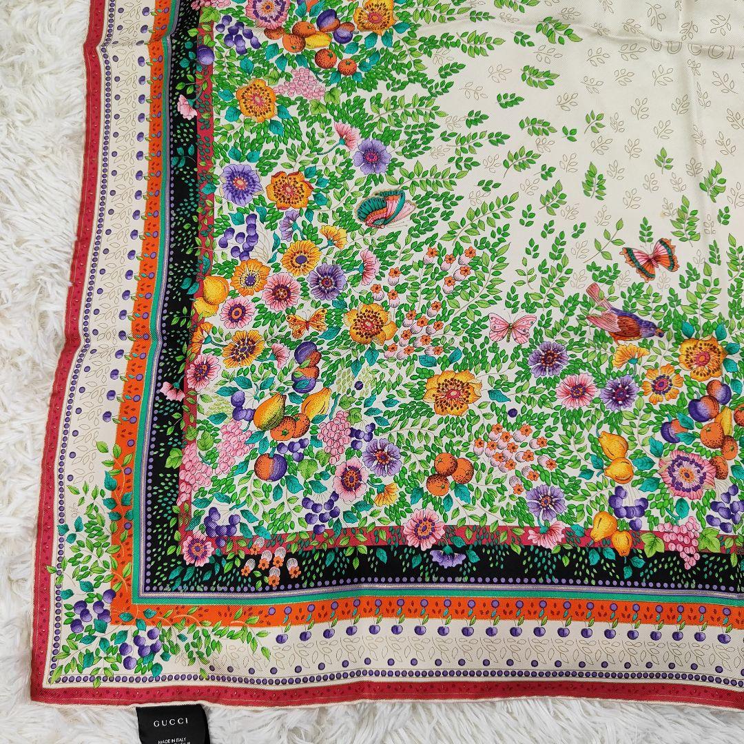 本日限定価格　近年モデル　グッチ　スカーフ　大判　シルク100%　花柄プリント