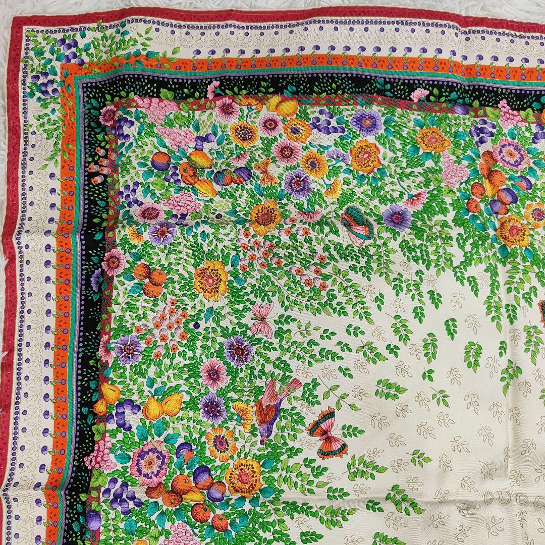 本日限定価格　近年モデル　グッチ　スカーフ　大判　シルク100%　花柄プリント