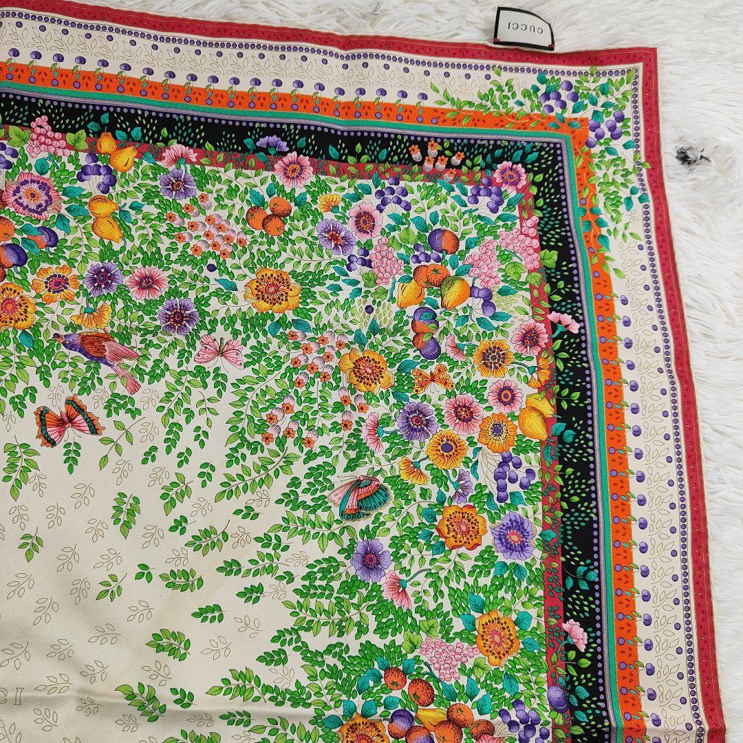 本日限定価格　近年モデル　グッチ　スカーフ　大判　シルク100%　花柄プリント