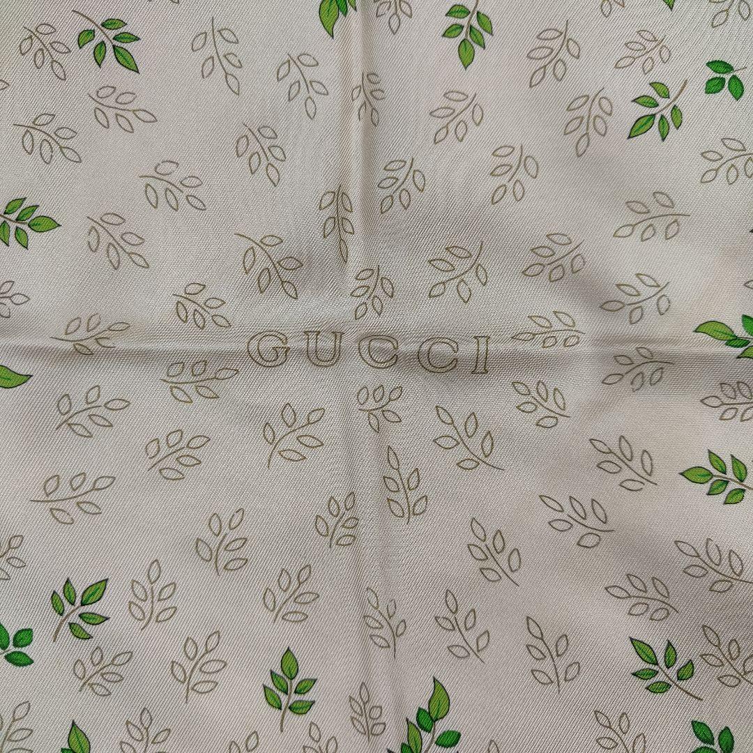 本日限定価格　近年モデル　グッチ　スカーフ　大判　シルク100%　花柄プリント