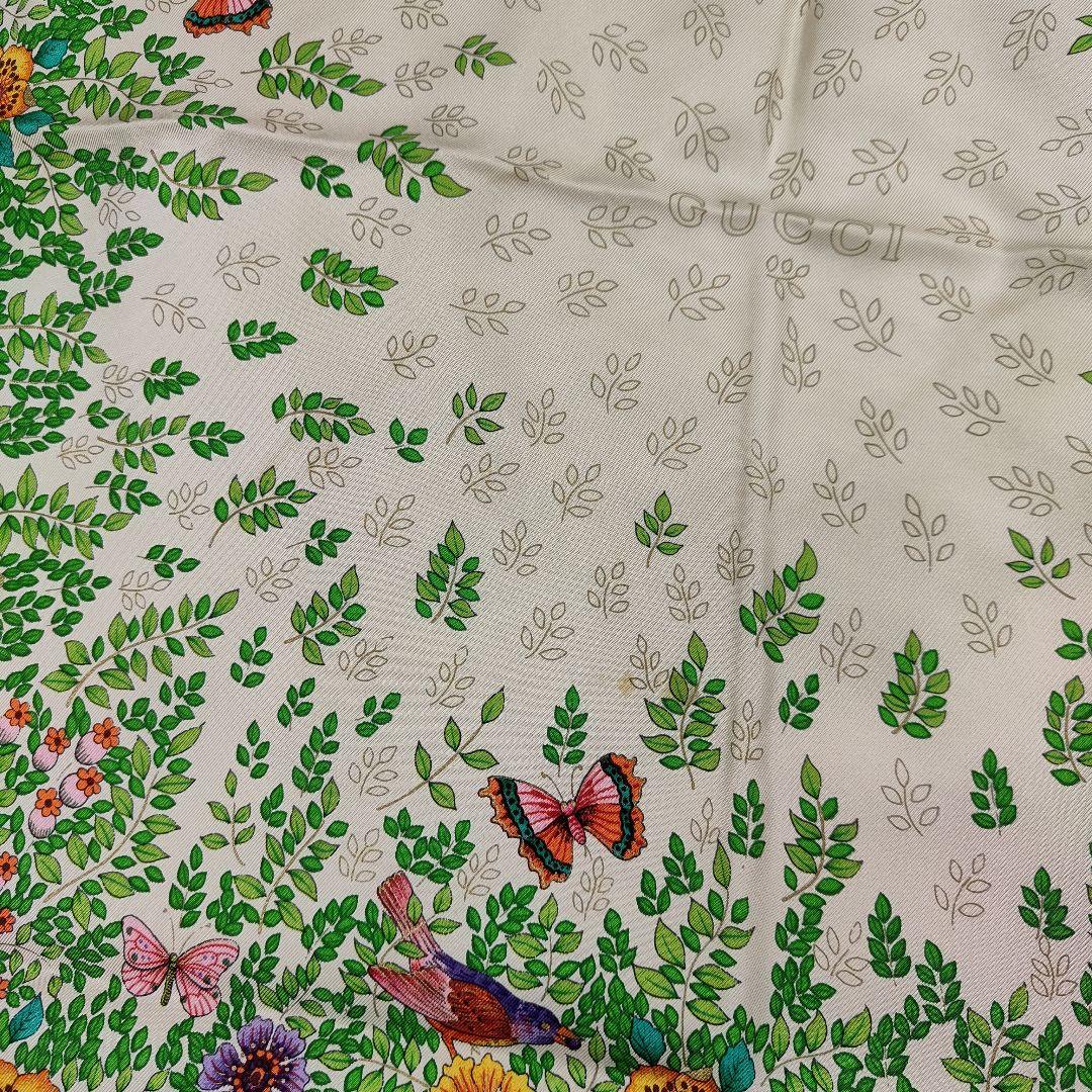 本日限定価格　近年モデル　グッチ　スカーフ　大判　シルク100%　花柄プリント