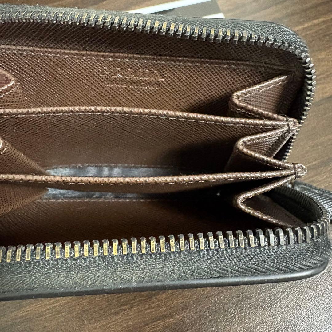 PRADA ケース　ブラック