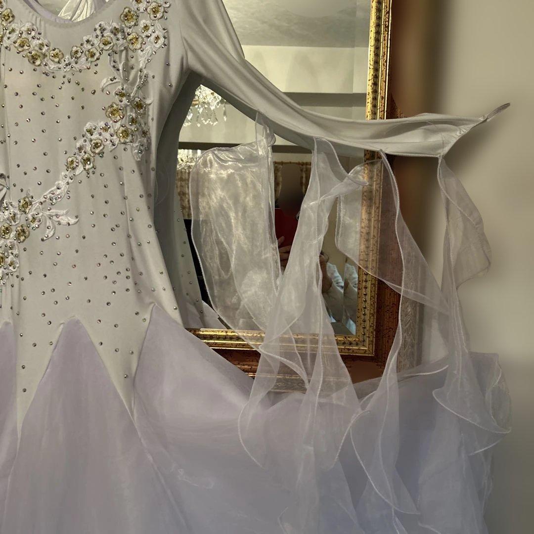 社交ダンスのスタンダードドレスです。一度競演会で着用しました。