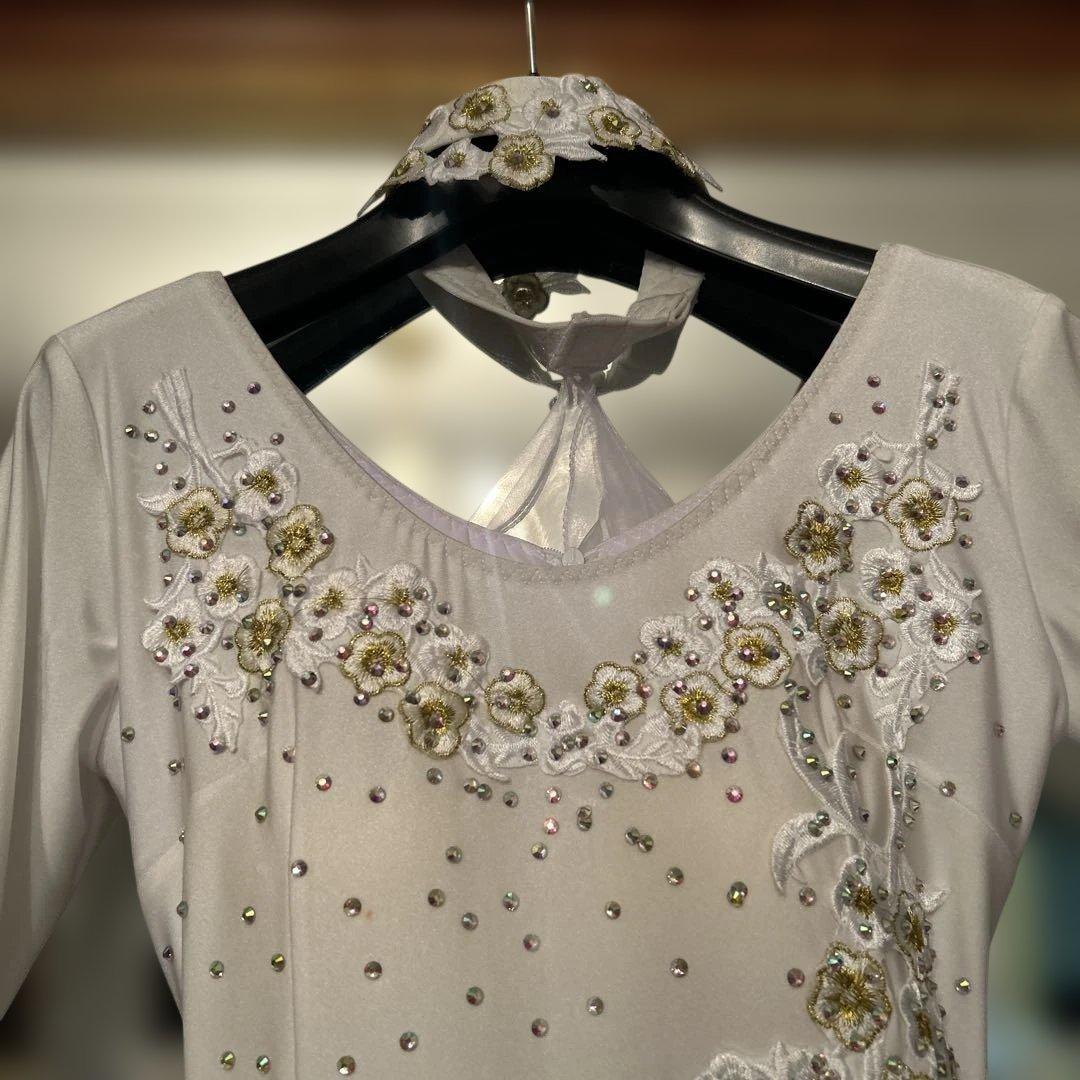 社交ダンスのスタンダードドレスです。一度競演会で着用しました。