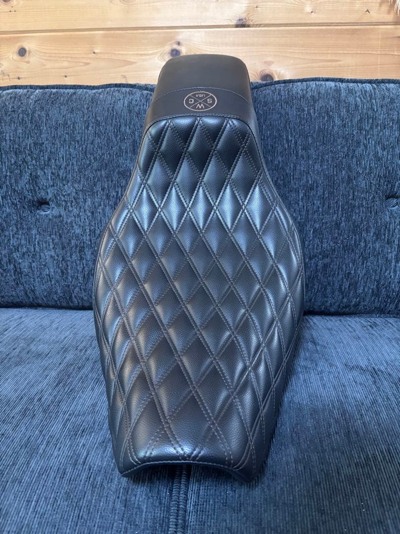 スポーツスターシートWhiplashSLIPSTREAM SEAT