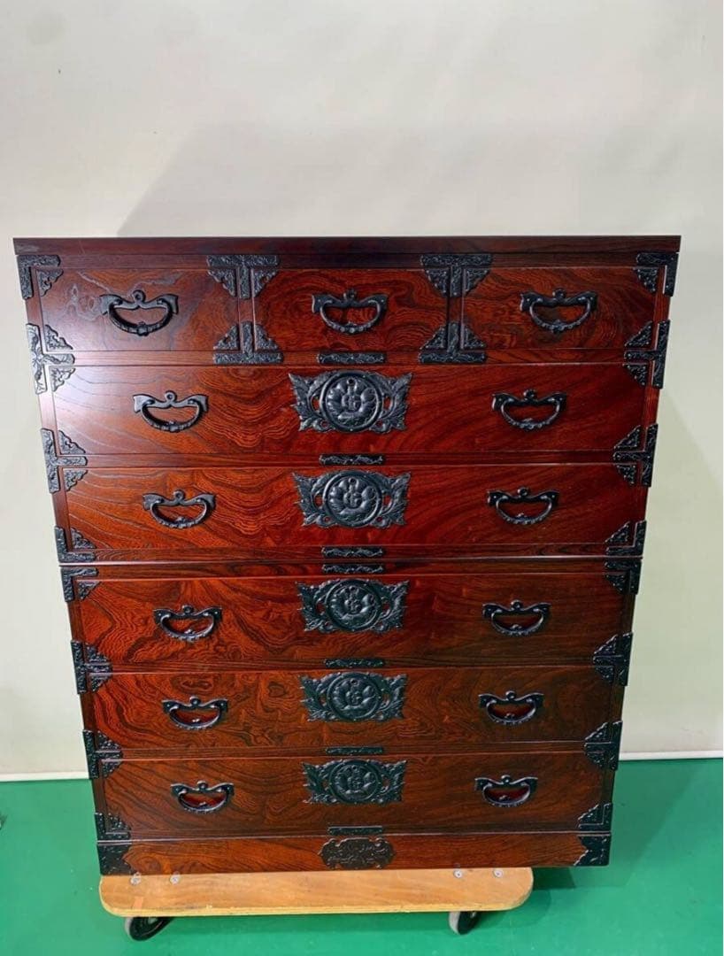 岩谷堂箪笥 定55万 欅材 拭漆塗り 南部鉄器金具 牡丹紋様 引き出し タンス