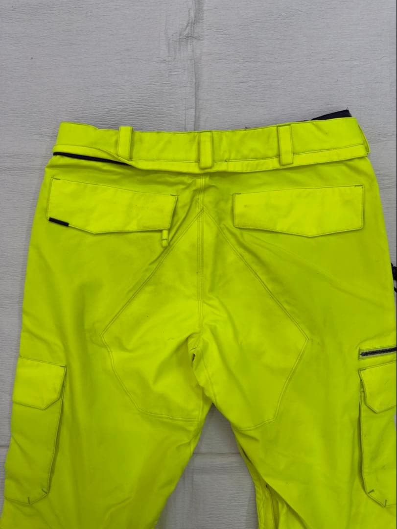 AA　VOLCOM スノーボードウェア 黒/黄緑