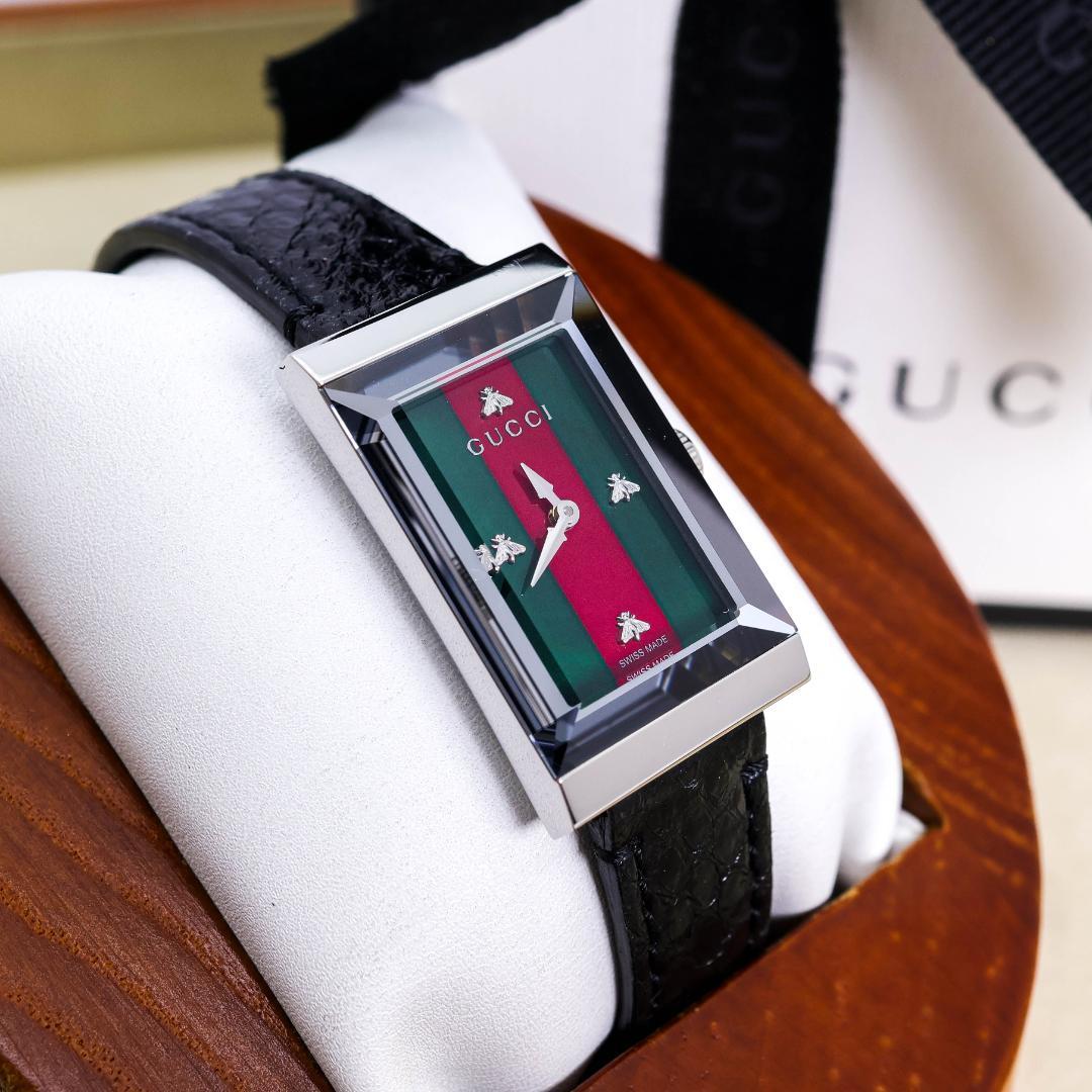 稼働 GUCCI 腕時計 147.4 Gフレーム 蜂 シェル シェリー2165