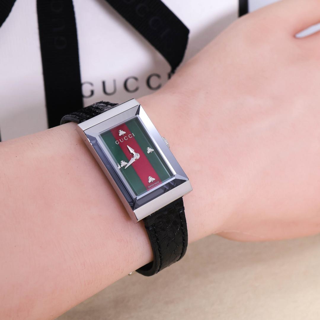 稼働 GUCCI 腕時計 147.4 Gフレーム 蜂 シェル シェリー2165