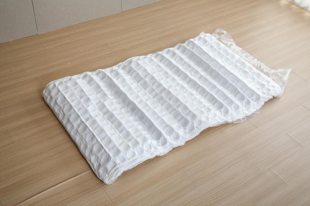 【新品・送料無料】一体型脚付きマットレスベッド【シングル】