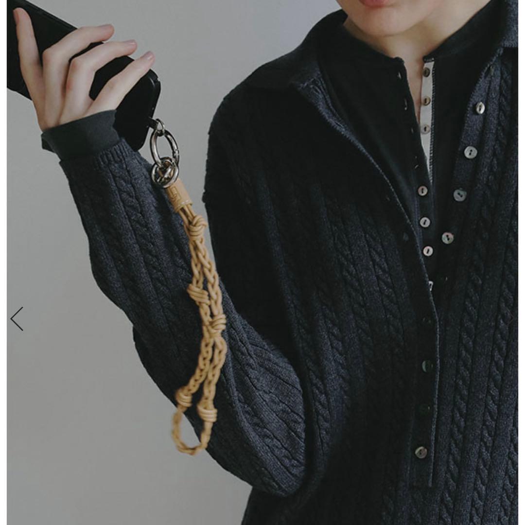 ETRE TOKYO レザーコードショートマルチストラップ ベージュ