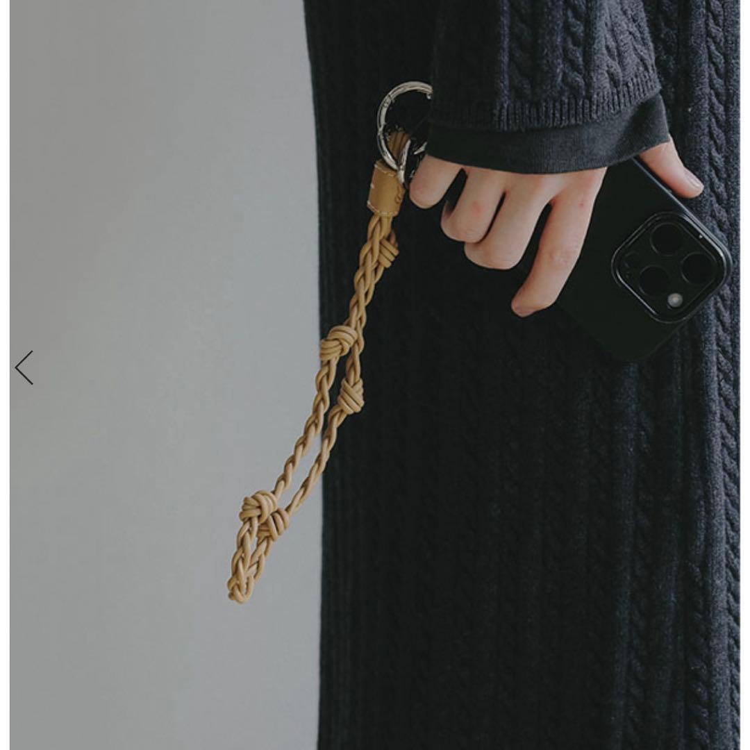 ETRE TOKYO レザーコードショートマルチストラップ ベージュ