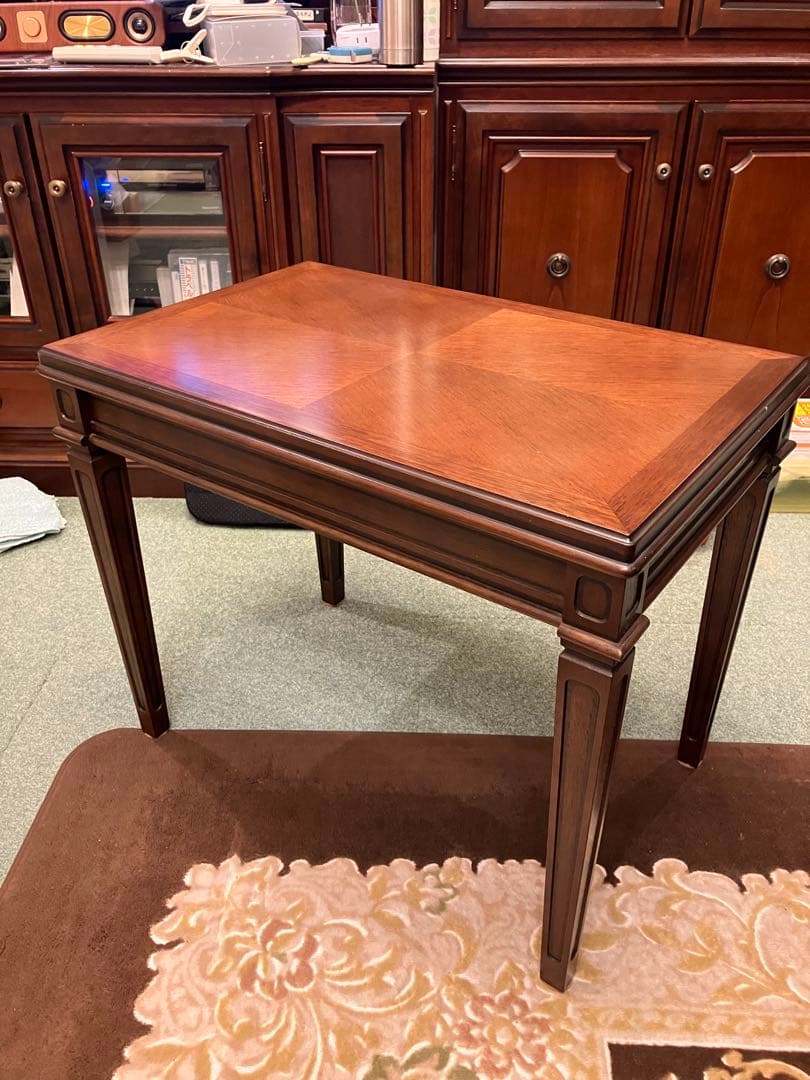 欧州風　木製サイドテーブル　マルニ木工 表面も綺麗な状態　お洒落