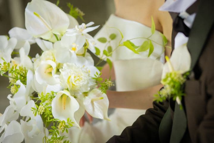 アーティフィシャルフラワー　ブーケ　ブートニア　高級造花　結婚式