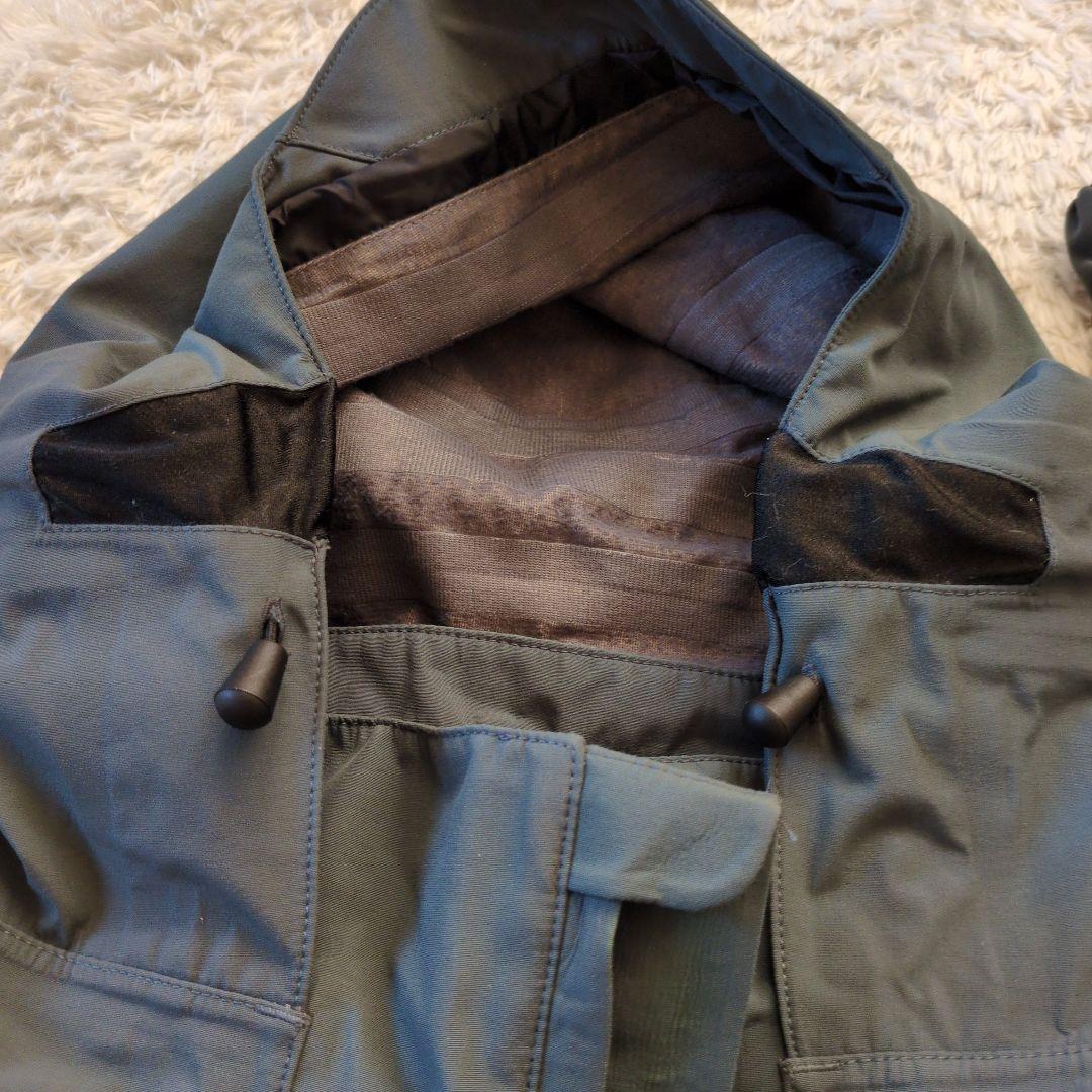 Burton ak　GORE-TEX 　 ジャケット M　カーキ