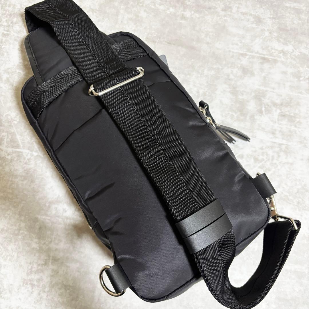 H284 未使用級✨ヴィヴィアンウエストウッド　ボディバッグ　ナイロン　オーブ