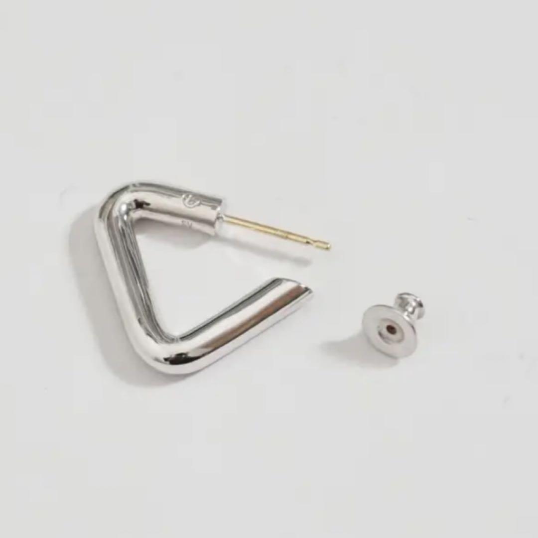 JJCAREERING TRIANGLEトライアングル ピアス シルバー