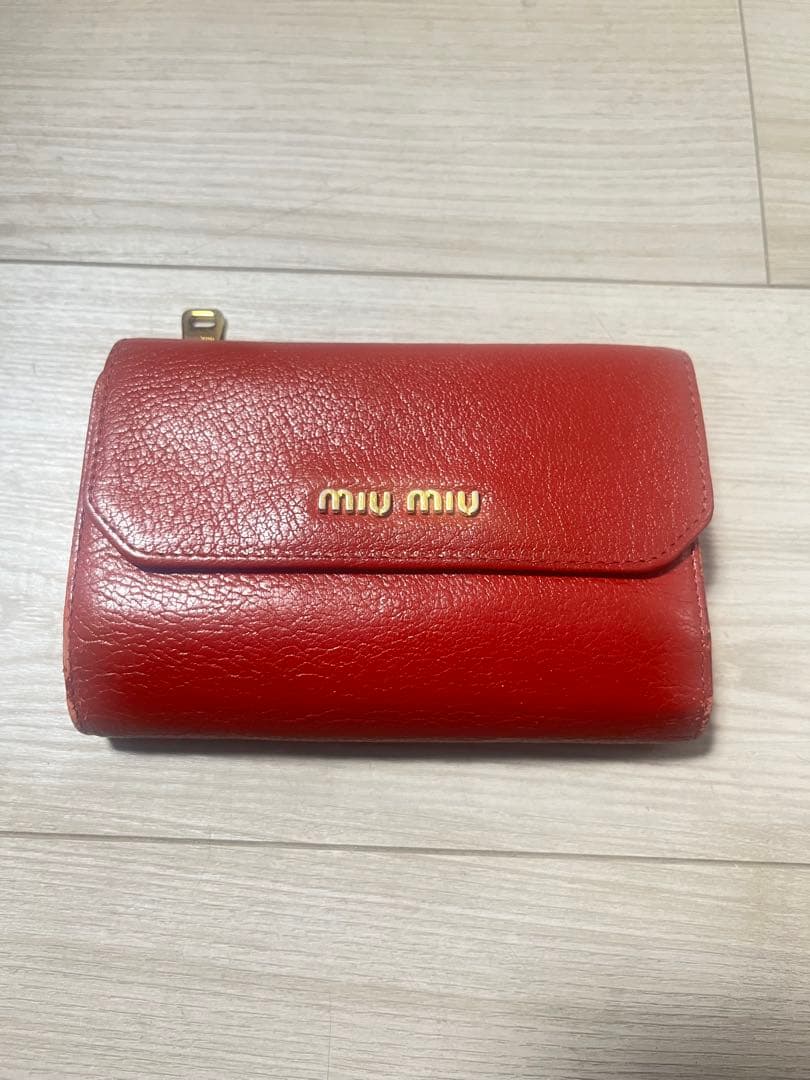 【値下げ交渉可】 MIU MIU レッド 三つ折り財布