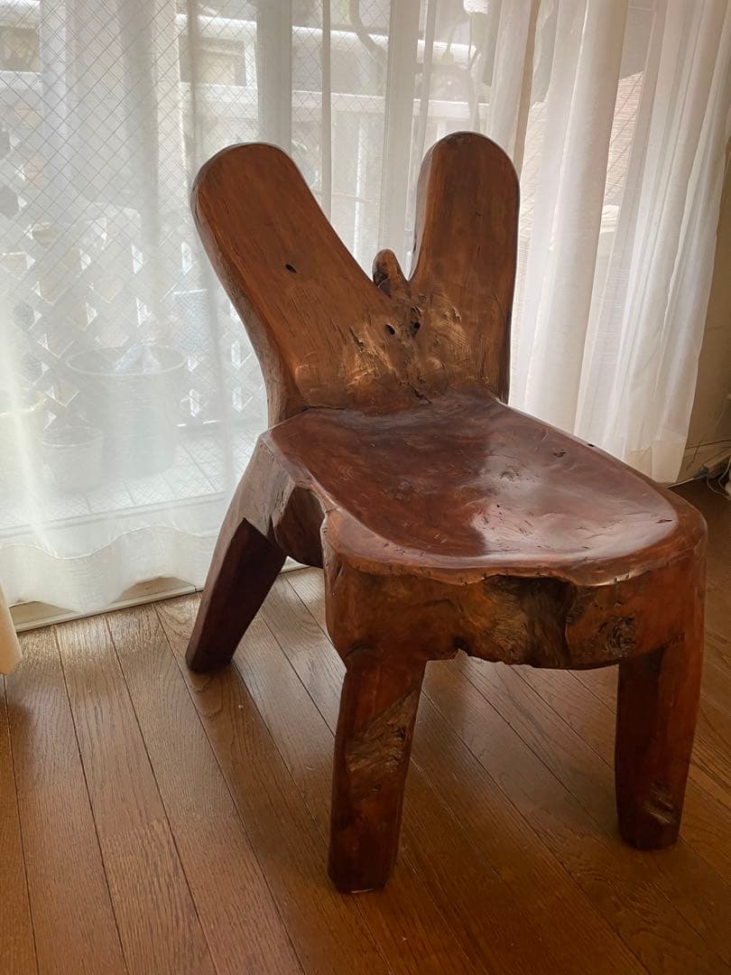 ユニークな木製椅子 一本木 アフリカ アフリカンアート 一刀彫 インテリア