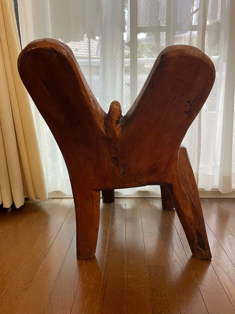 ユニークな木製椅子 一本木 アフリカ アフリカンアート 一刀彫 インテリア