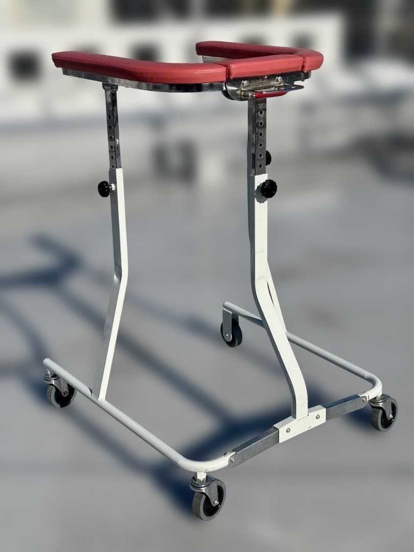 介護用４輪歩行器　日進医療器TY157