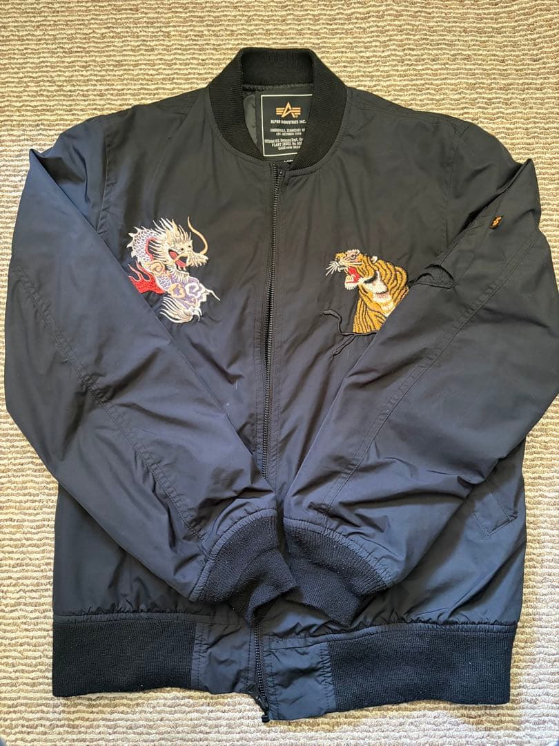 ALPHA INDUSTRIES ジャケット MA-1 ブラック　虎　龍