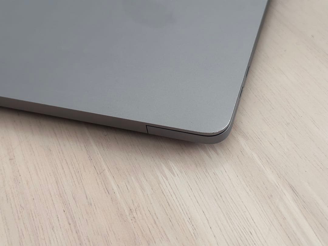 動作品！MacBook Pro (16-inch, 2019) i9•1TB