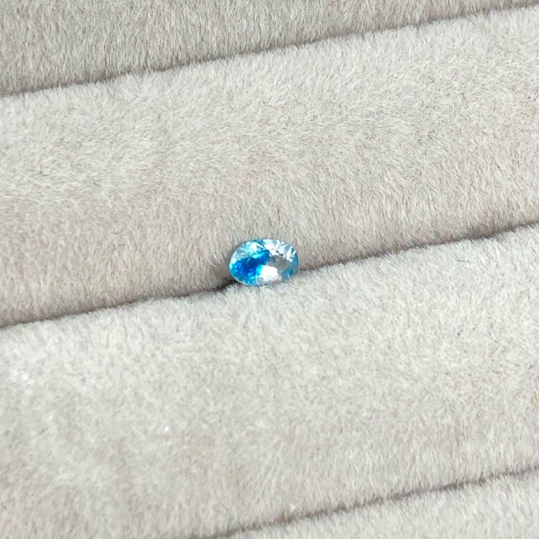 天然石　バイカラーユークレース