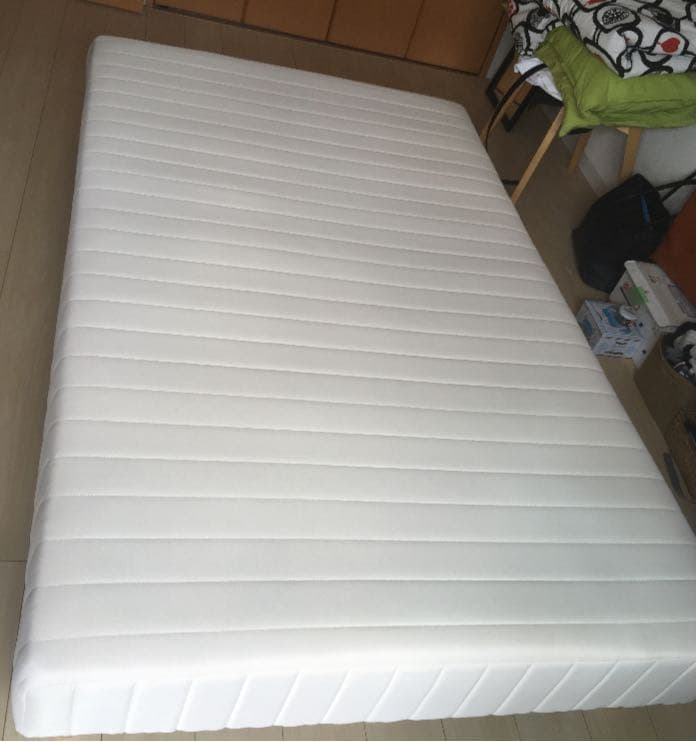 ［美品］セミダブルベッド　ダブルコイルマットレス+低反発マット付き