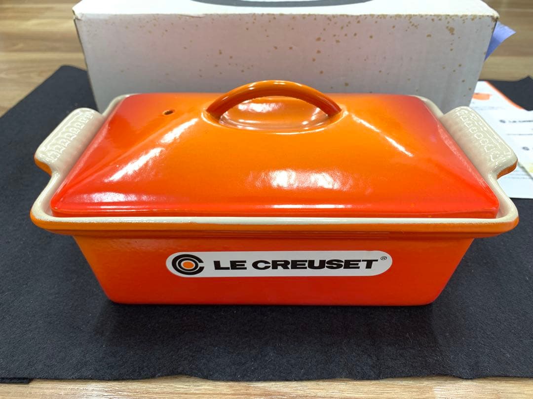 未使用品 ルクルーゼ 廃盤品テリーヌレクタングル 22cm オレンジ