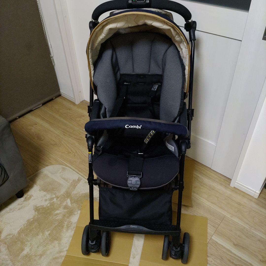 Combi 折りたたみ式ベビーカー ネイビー