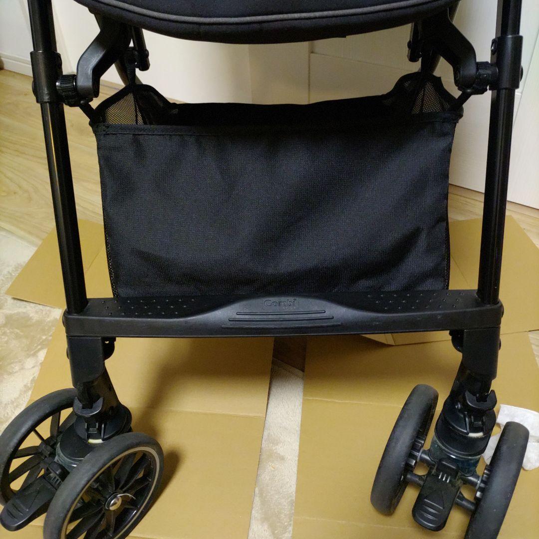 Combi 折りたたみ式ベビーカー ネイビー