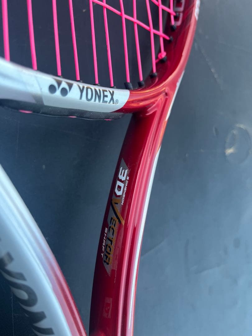YONEX テニスラケット 赤/黒