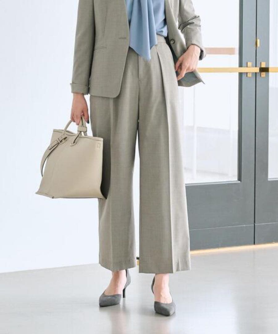 【美品】グリーンレーベルリラクシング カチリラ ノーラペル ワイドパンツ 36